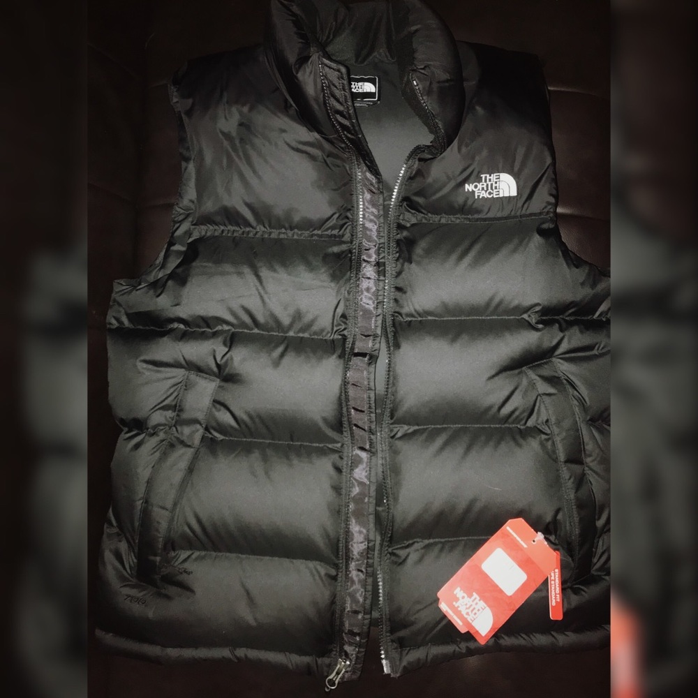 BRAND NEW NORTH FACE VEST MEDIUM
